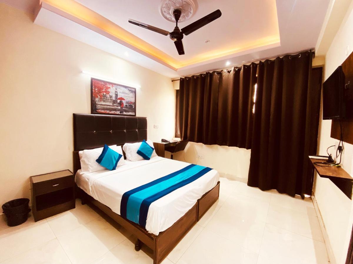 Hotel Admire Inn "Atta Market, Noida Sector 18" エクステリア 写真
