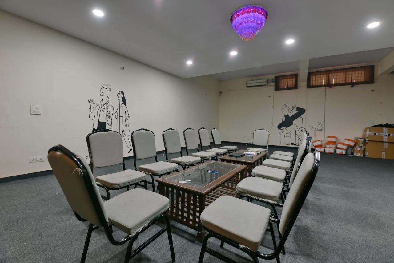Hotel Admire Inn "Atta Market, Noida Sector 18" エクステリア 写真