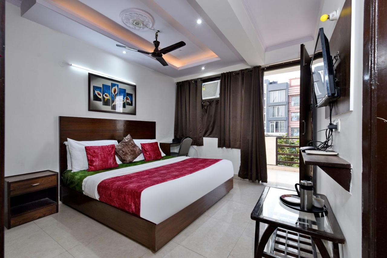Hotel Admire Inn "Atta Market, Noida Sector 18" エクステリア 写真